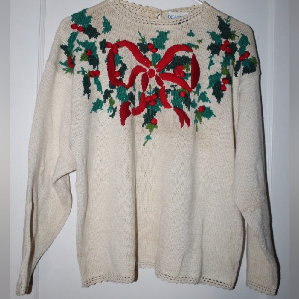 COPY Vintage Deans of Scotland Bow and Hollies Sweater 80s 90s